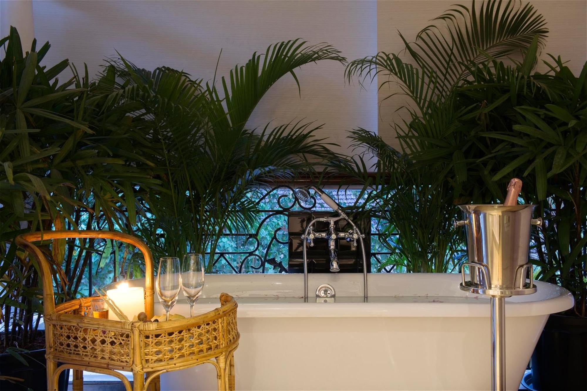Mademoiselle Boutique Resort And Cafe Vagator Bagian luar foto